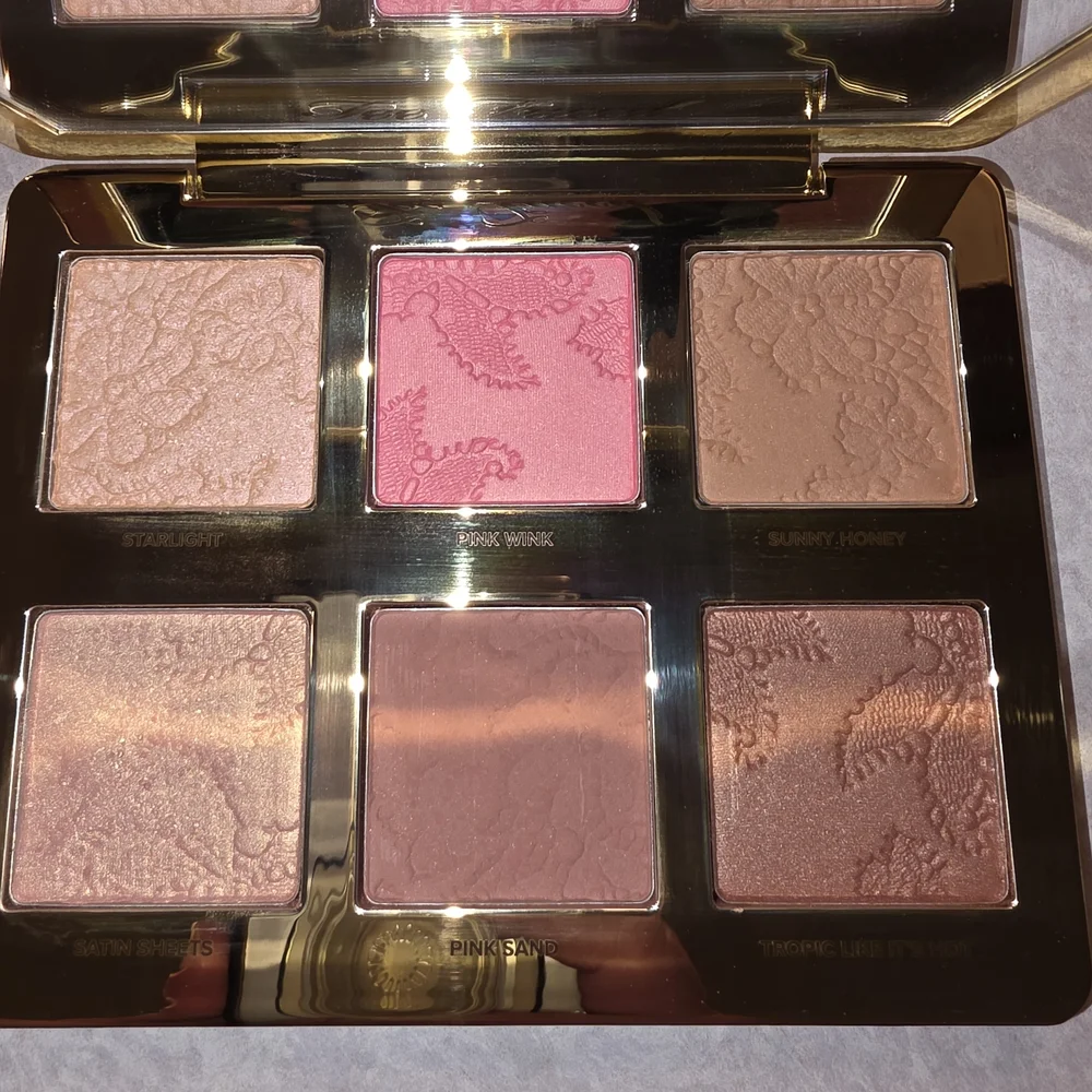 Too Faced Natural Face Palette - Soft Pink and Gold - Picture 2 of 6